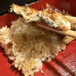 鰻禅 - 山椒はご飯の上に掛けて味変