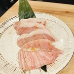 京の虎牛 近江牛焼肉と神戸ビーフ - 