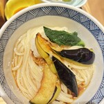 風流うどん・そば料理 歌行燈 - 大好きな❤️揚げなすが何とも美しいし、美味(細うどんで柔らかめにお願いした