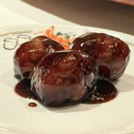 中国飯店 富麗華 - 料理(上海名物黒酢酢豚)