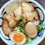 麺鮮醤油房 周月 - ちゃーしゅー丼（大盛）