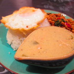 TSUGIHAGI - グリーンカレー＆ガパオライス