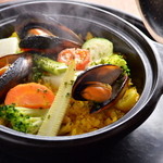 paella style pot