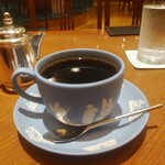 ホシヤマ珈琲店 - ロイヤルブレンドコーヒー　カップアンドソーサーはウェッジウッドのブルージャスパーウェア
