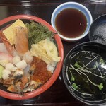 風月寿司 - ちらし寿司のお吸い物もスッキリした旨みありました