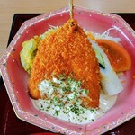 オーモリラーメン - アジフライ・サラダにきゅうりちくわ・ピーマンの天ぷら