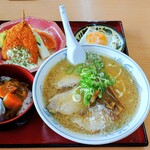 ラーメン定食　1200円