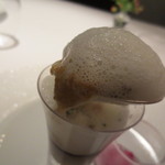 レフェルヴェソンス - 泡の中からはウニが。