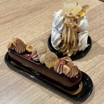パティスリー ティッセ - 手前はお店の名前のチョコのケーキ　奥はメレンゲのキャラメルのケーキ