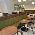 八芳園洋菓子店 - 内観