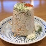 ひとくち餃子の頂 - ・頂のコールスロー（数量限定） ¥429
            酸味の少ないさっぱりした味わいのマヨ風ドレと
            しっかりと水切りされたキャベツ類で固められた
            崩壊知らずの山
            味玉との相性はもちろん◎