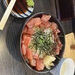 まぐろのなかだ屋 - 