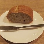 カラペティ・バトゥバ - 北海道産ライ麦の全粒粉パン