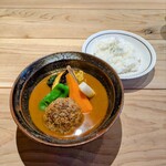 SOUP CURRY ESOLA - ハンバーグ野菜カリー 1600円