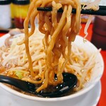 麺屋 あっ晴れ - 麺太めの縮れ麺