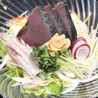 オーガニック野菜と戻りかつおのたたきサラダ