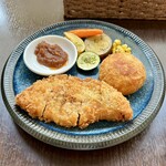 バルバルキッチンアメリ - ランチ：ポークカツ＆ポテトコロッケ(¥1,500)