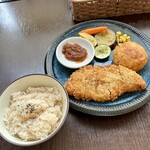 バルバルキッチンアメリ - ランチ：ポークカツ＆ポテトコロッケ(¥1,500)