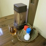 そば処 二松菴 - 卓上
      