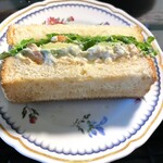 ヌーベル・クラシック - 新鮮レタスとアボカドとエビで具沢山！