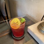 ヌーベル・クラシック - 自家製手作りシロップの山桃ソーダ（税込660円）