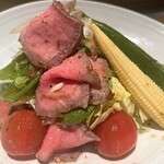 鉄板ダイニング ゆたか - ゆたかのローストビーフサラダ