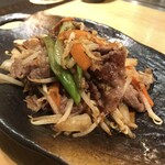 鉄板ダイニング ゆたか - 国産牛ばら肉のもやし炒め