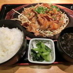 Tengusakaba - 豚肉と野菜の鉄板焼きセット590円