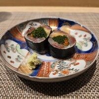 意気な寿し処阿部 青山店 - イワシと薬味などの巻物