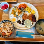 ホカルノコーヒー - お肉定食ランチ　1430円