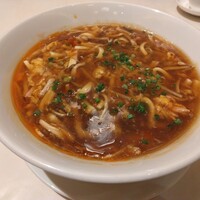 中国飯店 市ヶ谷店 - 酸辣湯麺1400円(ランチ価格)