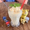 フリークス - ドリンク写真:ミックスジュース(スムージー仕立て)   650円(税込)