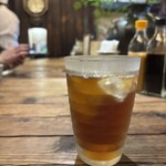 水塩土菜 - 真昼に15分歩いたらそりゃ冷たいウーロン茶一択の一気飲み。