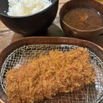 水塩土菜 - これは茶色いコロコロした芝犬の色。よく揚げてあるのかなと思いきや…