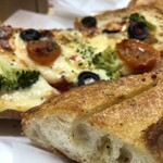 サンジェルマン - 料理写真:トマトとオリーブのタルティーヌ