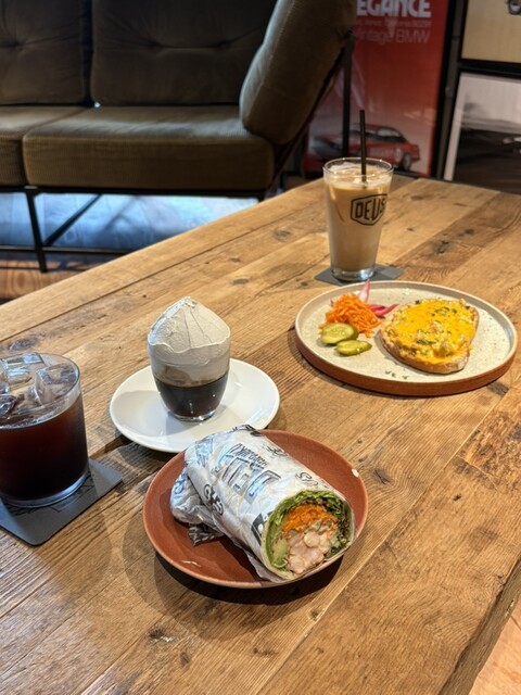 DEUS EX MACHINA バリスタエプロン（原宿カフェ限定） Deus Ex Machina