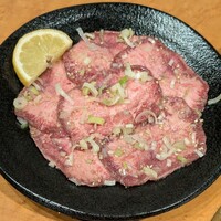 ホルモン焼肉 富や 栄店 - 