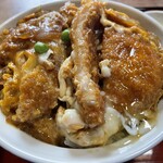 東京庵 - 『かつ丼(みそ汁・漬物付)』のかつ丼