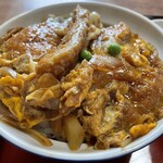東京庵 - 『かつ丼(みそ汁・漬物付)』のかつ丼
