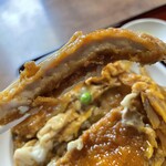 東京庵 - 『かつ丼(みそ汁・漬物付)』のかつ丼