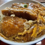 東京庵 - 『かつ丼(みそ汁・漬物付)』のかつ丼