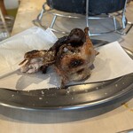 焼ジビエ 罠 神田 - ウズラの半身焼き