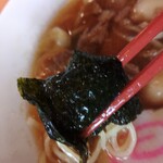 幸楽苑 - 海苔で巻いて