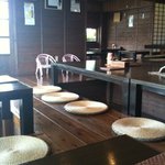 Shimajikan - 島時間の店内です。沖縄そばを食べられるお店ではかなりきれいな方です。