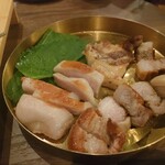 modern Korean NOURU - 