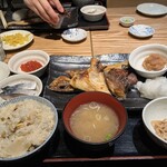 一夜干しと海鮮丼 できたて屋 - 