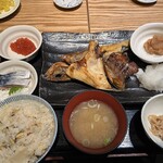 一夜干しと海鮮丼 できたて屋 - 