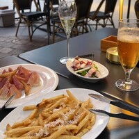 grigio la tavola - 