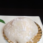 エスプリ - フランス菓子としての苺大福　324円（税抜）