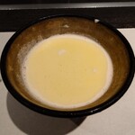備長炭ステーキ炉　Sakai - 上にはオリーブオイルが浮いているみたいで

スープには濃厚な旨味感、厚み感、クリーミーさ
じゃがいもの素材感と肉の旨味感
そして摺ったニンニクなのかな？